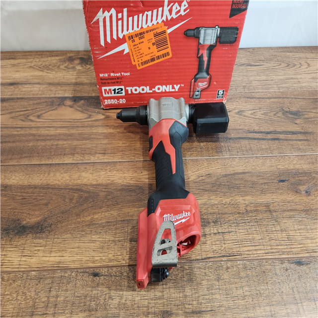 Milwaukee m12 12 online volt cordless rivet gun