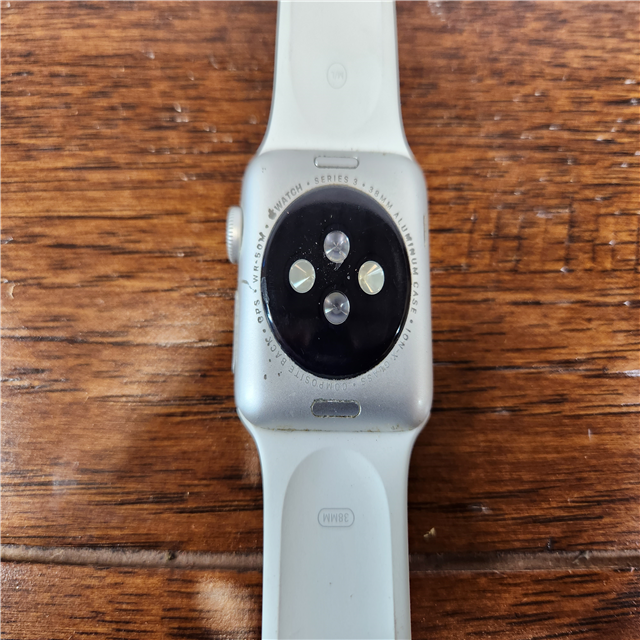 Apple watch 7000 series 38mm aluminum case sport with white sport band hotsell